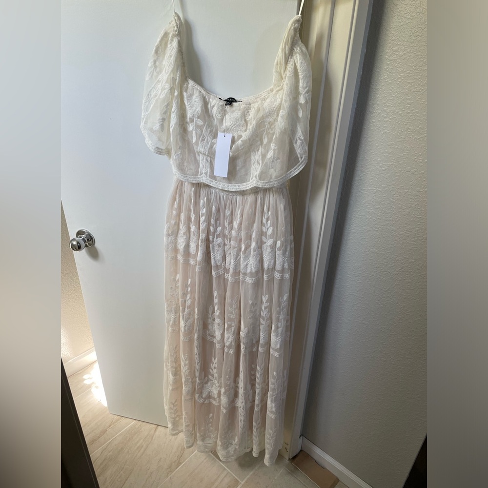 Vici lace dress